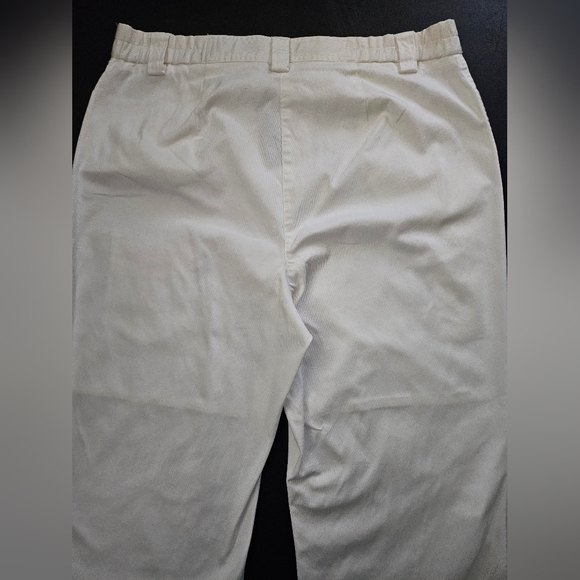 NWT - Larry Levine Cotton Stretch White Jeans - Size 14W - Picture 7 of 9